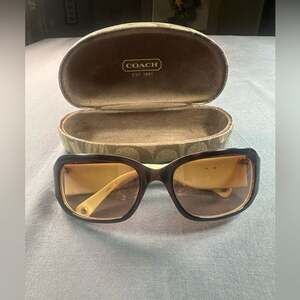 Coach Tortoise LEXI Sunglasses, W/Case Authentic Vintage excellent condition